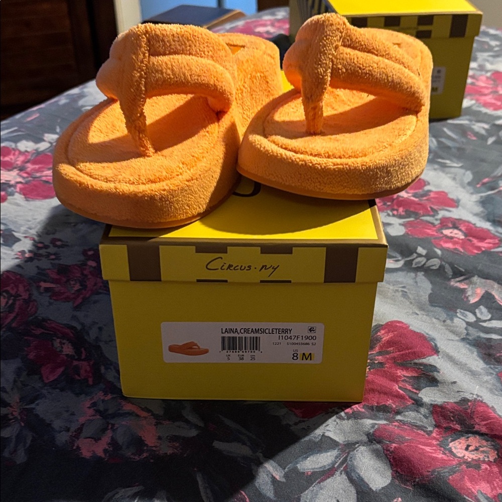 Circus by Sam Edelman Womens Slippers